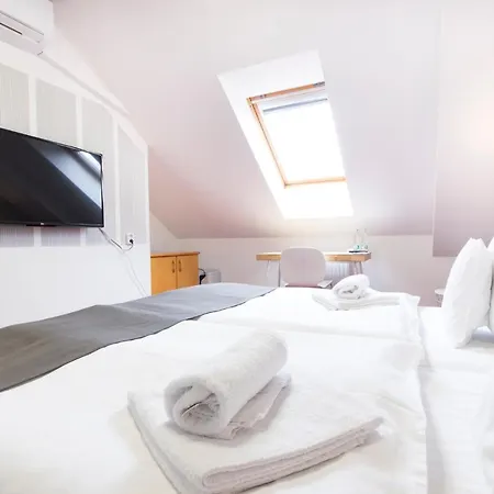 Maroli Hotel