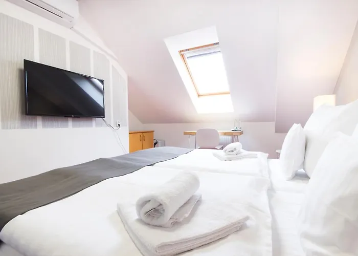 Maroli Hotel
