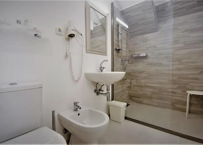 Maroli Hotel 3*